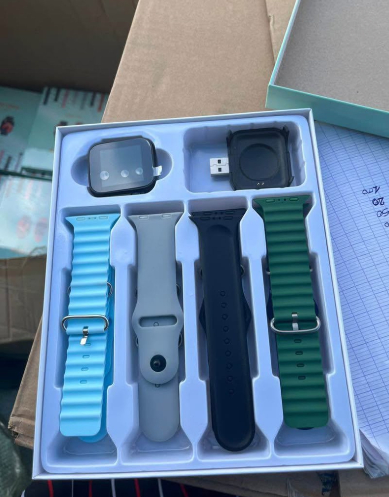 Montre connectée + 8 bracelet